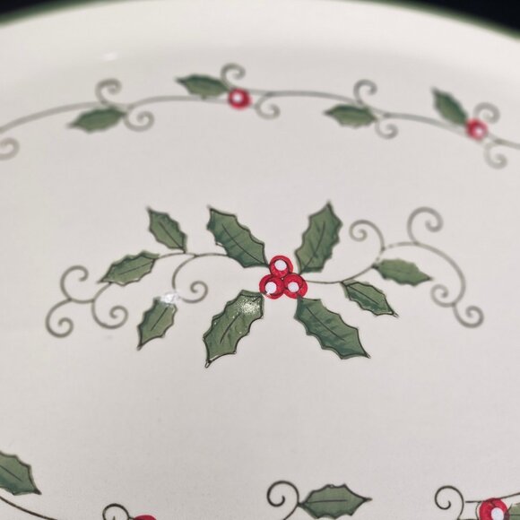 Temp-Tations Holiday Christmas Cardinal Holly Berries Oval Serving Tray/Platter - Picture 6 of 9